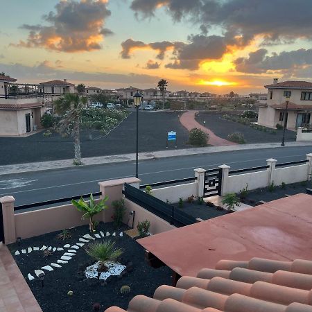 Stillvolle Villa Mit Terrasse, Garten Und Grill ラハレス エクステリア 写真